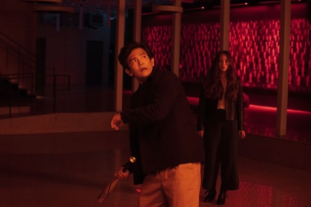 AIとの安心安全な共存は可能なのか…?身近な存在が生みだす悪夢を描くブラムハウス発スリラー『AFRAID アフレイド』より新場面写真と特別映像が到着