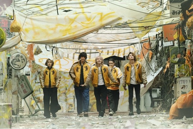 防風鈴の前に立ちはだかる獅子頭連