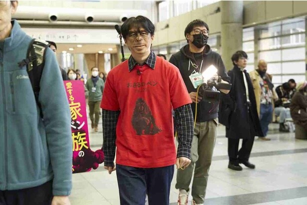 『おさるのベン』をアピールするカノックスター