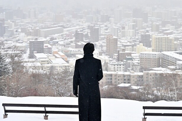 美しい雪のシーンの過酷な撮影エピソードを明かす