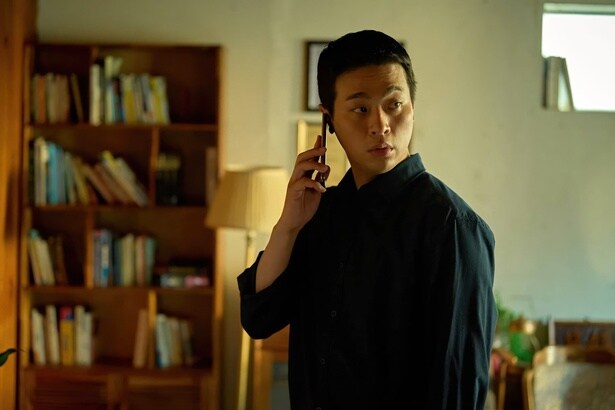 篆刻家のヨンギュと、その息子ドンファンが40年間隠されていた母の死の真相に迫る『顔』