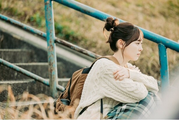 穏やかな時間を楽しんでいるように見える亜子(福原遥)にも、ある秘密が…