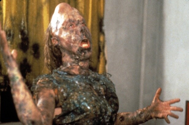 【写真を見る】1980年代、B級ホラー界に旋風を巻き起こした『悪魔の毒々モンスター』リブート版が公開