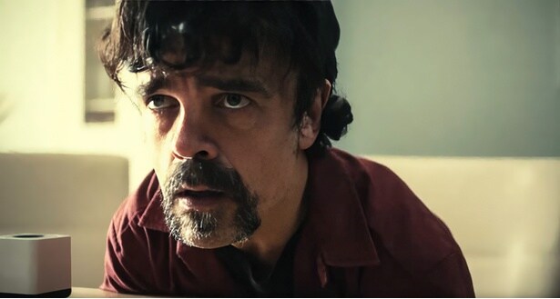 主人公ウィンストンを演じたピーター・ディンクレイジ