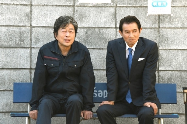 カースケ役の中村とオメダ役の田中健