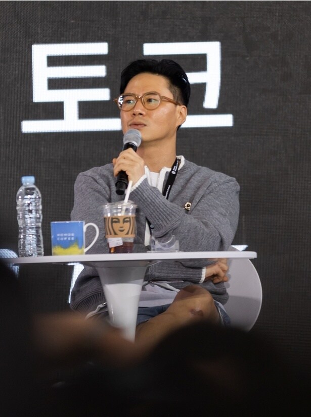 俳優たちのキャスティング秘話を明かすイ・ファン監督