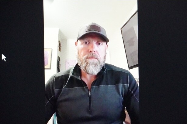 退役軍⼈のジョー・ヒルデブランドと大学生をオンラインで繋いだ「対談授業」を実施！