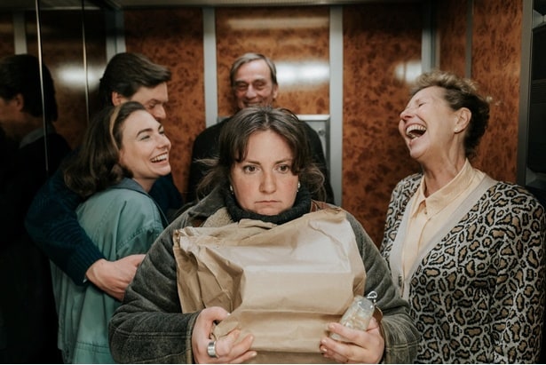 家族が命を落とした地であるポーランドに、怒りと苦々しさを抱いているルーシー