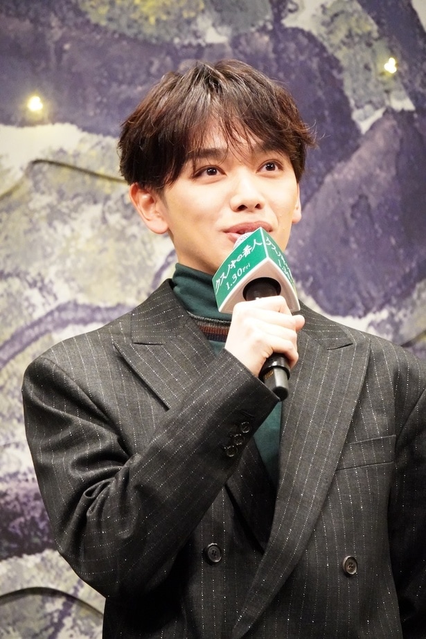 クスノキを訪れる青年・大場壮貴役を演じた宮世琉弥