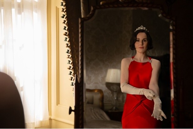 離婚騒動により、社交界を追われてしまう長女メアリー