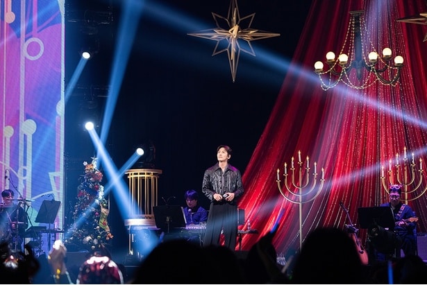 クリスマスイブにリリースされたアルバム「Assemble」の楽曲を披露するチ・チャンウク