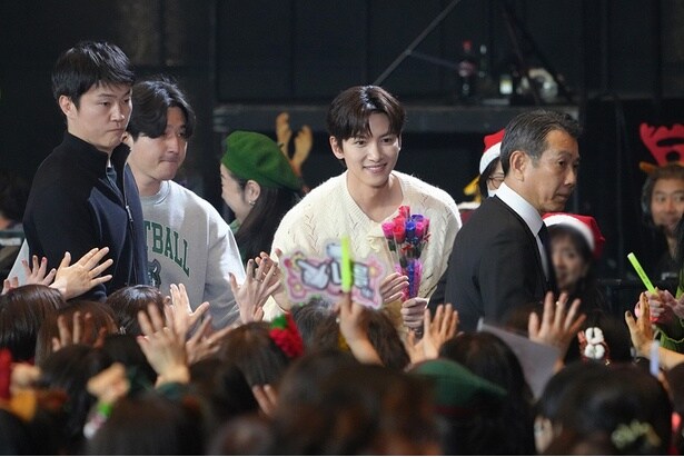 客席に降りて“神対応”を見せたチ・チャンウク