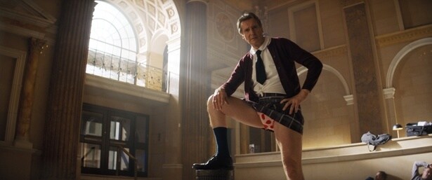 数々の名作が餌食になったパロディから下ネタまでくだらないギャグ速射砲!現代に蘇った『裸の銃を持つ男』の魅力