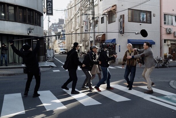 【写真を見る】オスカー俳優ブレンダン・フレイザーが柄本明と共演