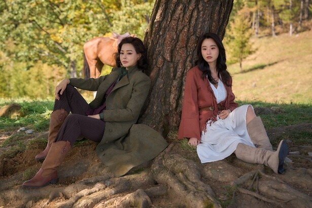 ベテラン女優＆新人女優が男社会に立ち向かっていく(「エマ」)