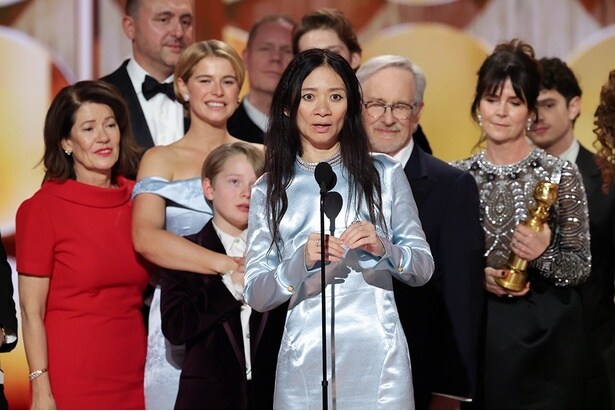 『ノマドランド』(20)のクロエ・ジャオが監督を務めた映画『ハムネット』(4月10日日本公開)