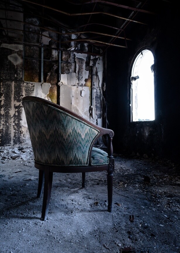 若林がホストのライブ配信を見ていた椅子