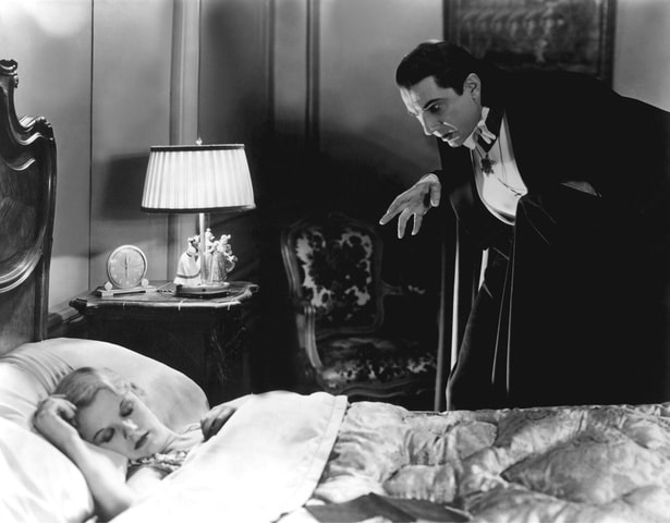 ブロードウェイの舞台に続いてドラキュラをルーマニア移民の俳優ベラ・ルゴシが演じた(『魔人ドラキュラ』)