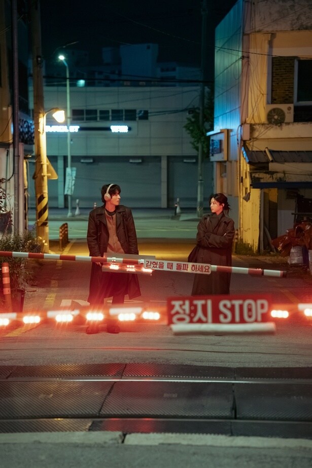 ムードあふれるシーンに期待が高まる「We Are All Trying Here(英題)」