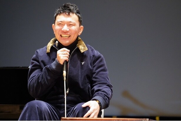 本作が初監督作となった白金監督