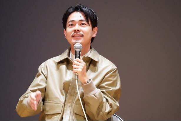 浅岡信治役の成田凌が「上市町感謝上映会」に登場