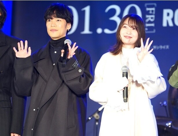 【写真を見る】小野賢章と上田麗奈が『機動戦士ガンダム 閃光のハサウェイ キルケーの魔女』公開直前イベントに登場！