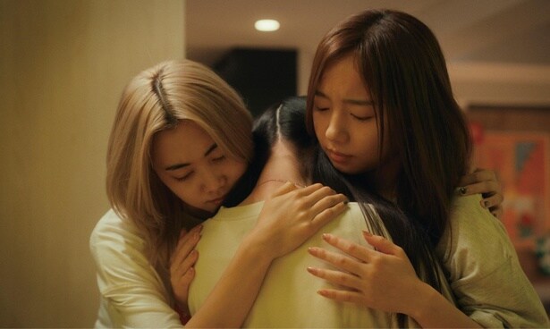 センター争いのライバル関係にあるメンバー間だが、“女の敵は女”という構図では描かれない