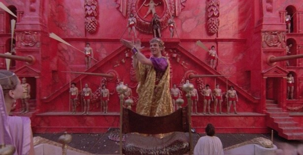 絢爛豪華な美術にもよりフォーカスが当たっている印象だ