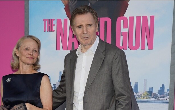 【写真を見る】いまではすっかり“復讐の鬼”が板についたリーアム・ニーソンの出世作!賛否両論を巻き起こしたカルト的ヒーロー映画とは?