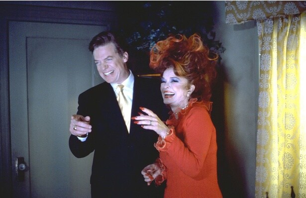 テレビ番組への出演が舞い込んだサラだったが…