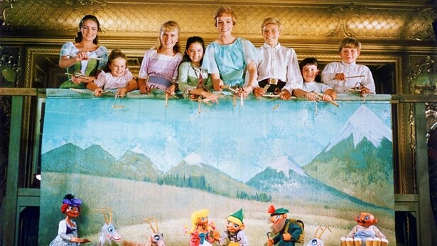 トラップ邸が歌声と笑いで満たされていく