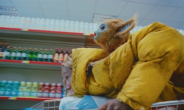 【写真を見る】幻想的でノスタルジックな世界観が伝わる場面写真全8点が解禁！