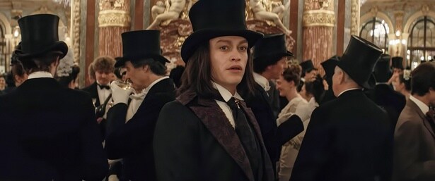 リュック・ベッソンの新作『Dracula』はケイレブ・ランドリー・ジョーンズとクリストフ・ヴァルツが共演！