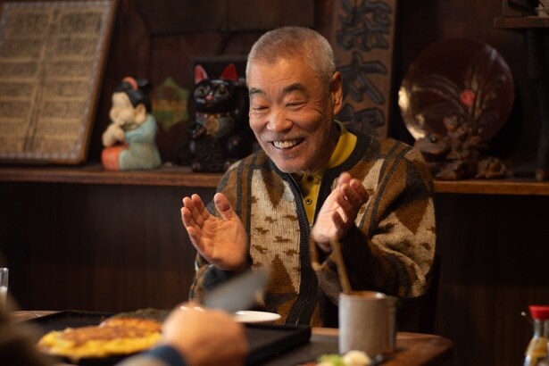 【写真を見る】ブレンダン・フレイザーと柄本明が奏でる、温かな絆をとらえた本編映像が解禁