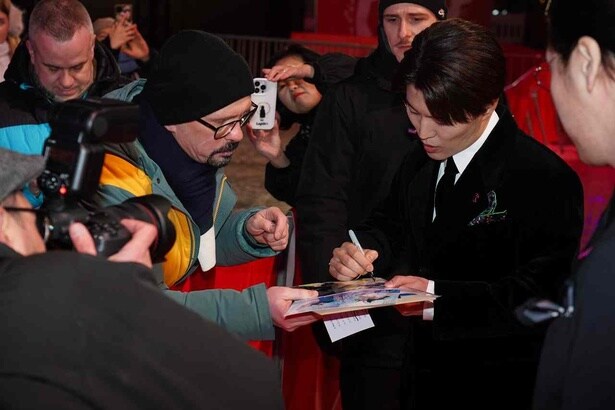 ファンサービスをする入野自由