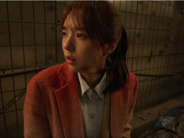 ドクシャの同僚で、“絹糸”の能力を持つようになるユ・サンア役のチェ・スビン