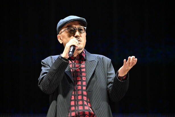 「OPENING of 30th ANNIVERSARY」に登壇した立木文彦