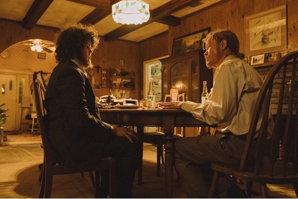 『ブゴニア』と、リメイク元である韓国カルト映画の違いは？陰謀論が笑えなくなった社会の変化