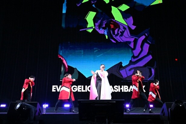 「エヴァンゲリオン」30周年フェス、高橋洋子が“槍”を掲げて熱唱！緒方恵美は涙ながらに“エヴァの呪縛”を告白「ひとりでこっそり泣いている」