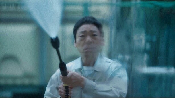 【写真を見る】香川照之が1人6役で、得体のしれない男を文字通り“怪演”する