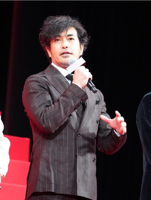 網走監獄の典獄、犬童四郎助役の北村一輝