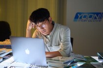 『許されざるもの』『チェイサー』『ロビー！』に至るまで…現代韓国市民の“代弁者”ハ・ジョンウの軌跡を辿る