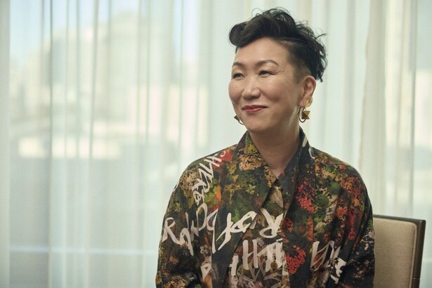 日本ロケ実現にあたり尽力してくれたスタッフたちに感謝を述べていたHIKARI監督