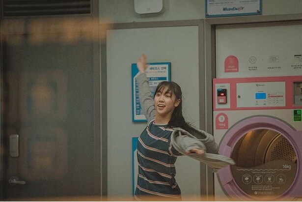 【写真を見る】主人公のイニョン役は、『ソウォン／願い』でのソル・ギョングの娘役で映画デビューを飾ったイ・レ