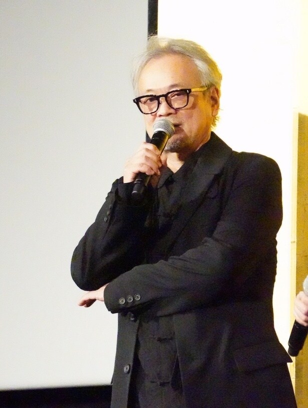 源孝志監督は「華やかな初日！」と笑顔に