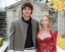 新解釈『嵐が丘』にもハマる劇画的風格！『フランケンシュタイン』も高評価のジェイコブ・エロルディから目が離せない