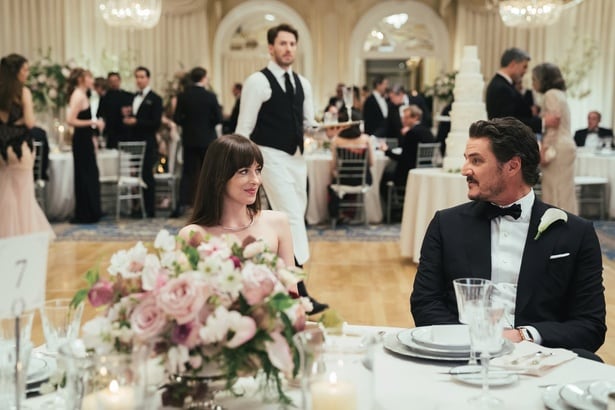 婚活のプロであるルーシーは、結婚相手として完璧な男性ハリーに出会う