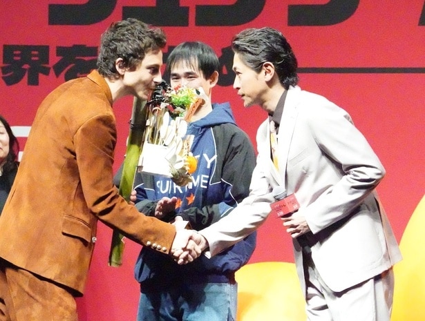 お互いにリスペクトしていると語る場面も