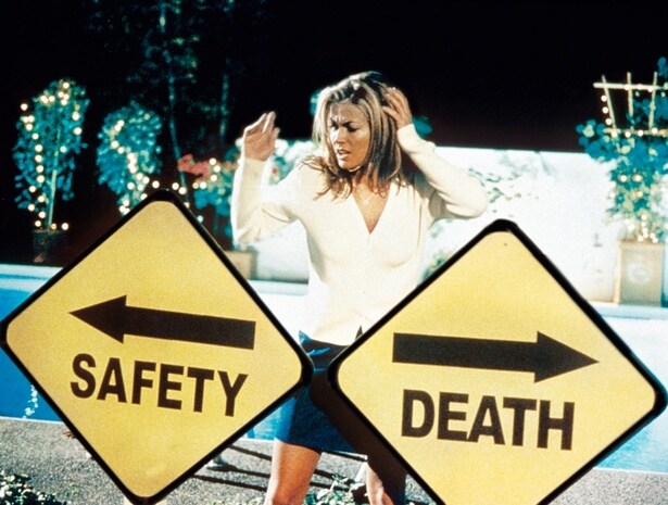 【写真を見る】これまでパロディした作品は軽く100本以上！オスカーレースでも話題のあの映画をさっそく笑いに変える(画像は『最終絶叫計画』より)