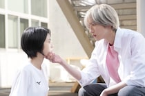 『うるわしの宵の月』公開は2026年10月に決定！繊細で美しい特報映像＆2人の出会いを切り取った場面写真